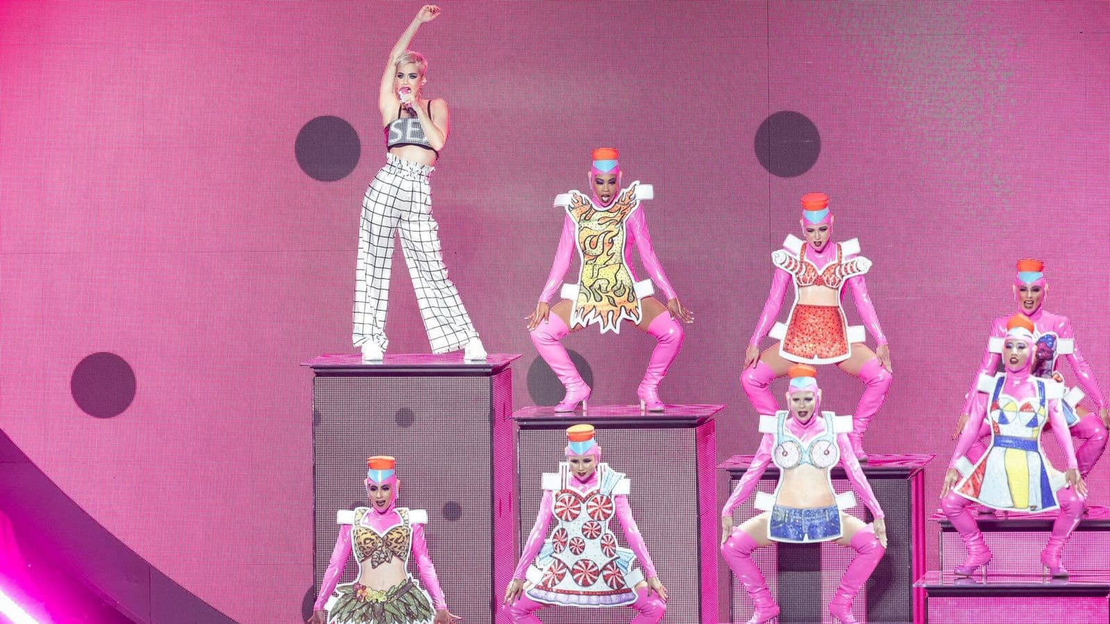 Katy Perry on The Lifetimes Tour, photo 4